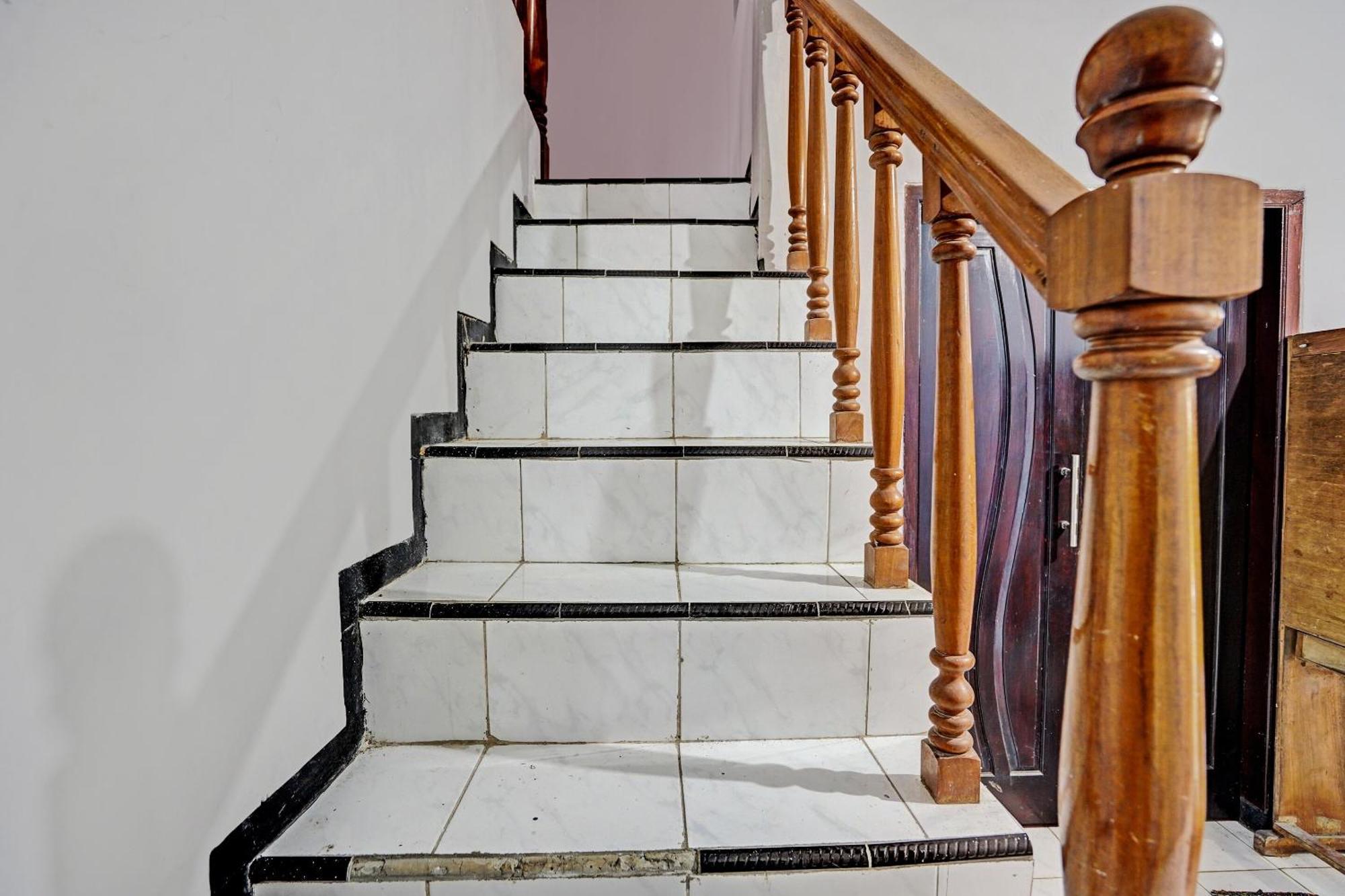 Spot On 92388 Villa Segi Delapan Prigen ภายนอก รูปภาพ
